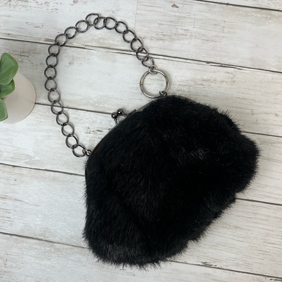 Purse Y2K vintage Black faux fur clutch bag with chain - Picture 1 of 11